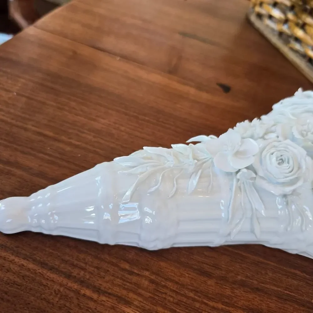 Basic Porcelana By Home Essentials Wall Vase White Floral Monochrome Minimalist